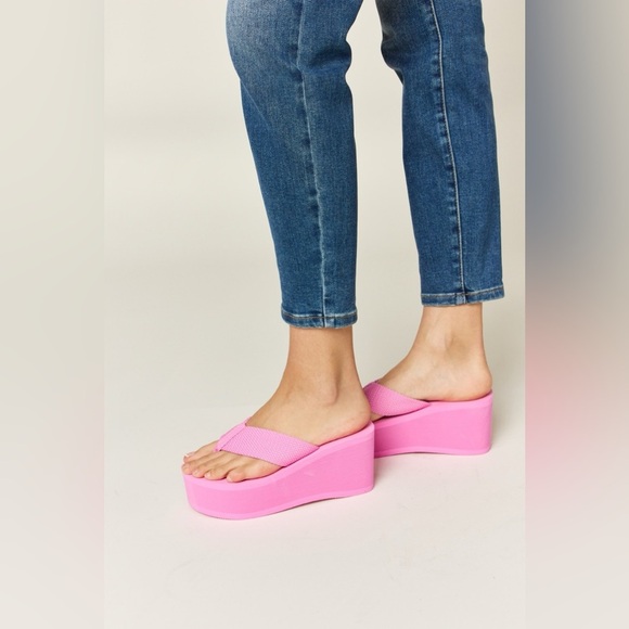 WILD DIVA Open Toe Platform Wedge Sandals - Picture 3 of 6